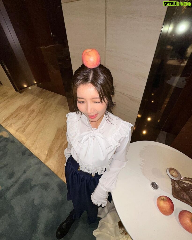 Jessica Chan Yee Chun Instagram - 我係一隻阿拉斯加蟹🦀🦀🦀 試玩毛EP12《惡魔旅館》 @trialanderror924 📷: @zac_nirvana_