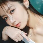 Jessica Chan Yee Chun Instagram - Love is the affinity which links and draws together the elements of the world. The new @PeoniaDiamond Affinity collection, the ribbon twist design symbolizes your precious connection with your beloved, best gift idea for lover. #PeoniaDiamond #AffinityCollection