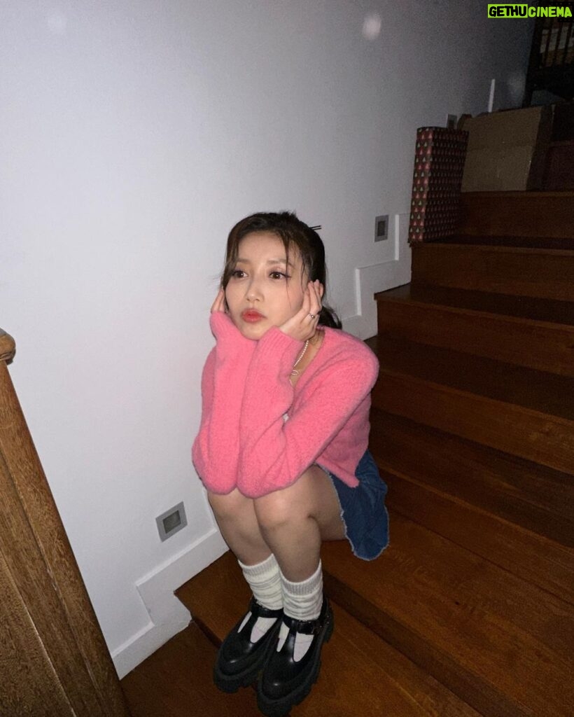 Jessica Chan Yee Chun Instagram - 十年都唔著一次粉紅色🐷🎟️