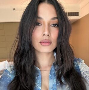 Jessica Gomes Instagram - Catching up on posts.. It’s been a busy week. @iamjessicagomes for @vogueaustralia @ralphlauren Hair @marieuva