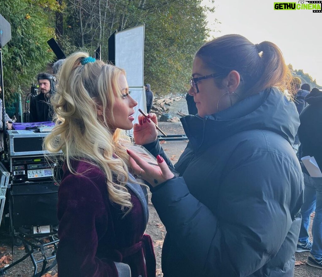 Jessica Lord Instagram - I’d like to start this post by thanking @sagaftra for your dedication in fighting so hard for myself and my fellow union members. Congrats on reaching a deal!! • Sharing some BTS from a film I had an absolute blast working on. Meet Sienna on Binged to Death 💋 x