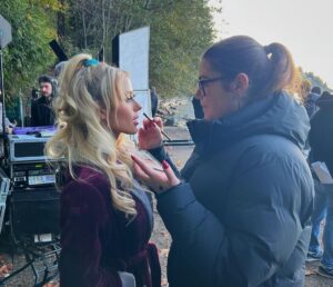 Jessica Lord Instagram - I’d like to start this post by thanking @sagaftra for your dedication in fighting so hard for myself and my fellow union members. Congrats on reaching a deal!! • Sharing some BTS from a film I had an absolute blast working on. Meet Sienna on Binged to Death 💋 x