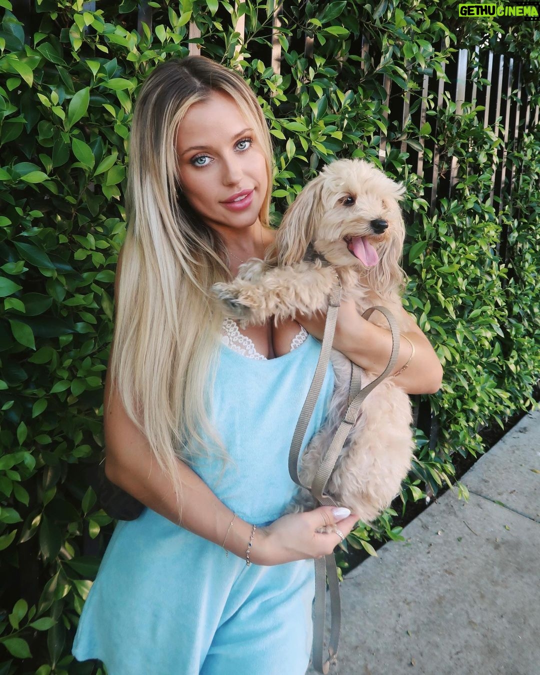 Jessica Lord Instagram - my lil fluffy chicken