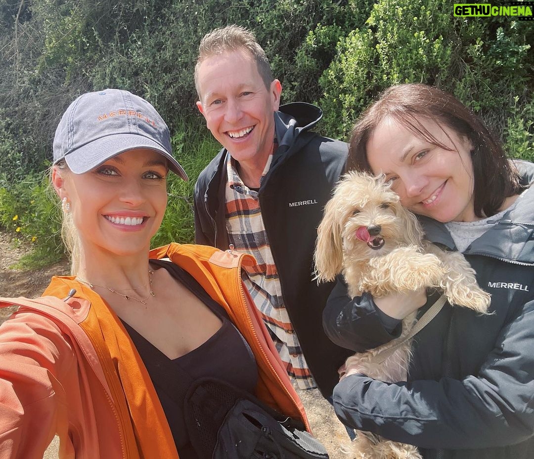 Jessica Lord Instagram - Good things come to those who hike 🧡 my #GoodThings are family time & self care. What are yours?! Please share with me on Merrell’s website at www.merrell.com/us/en/good-things x @merrell #MerrellCrew