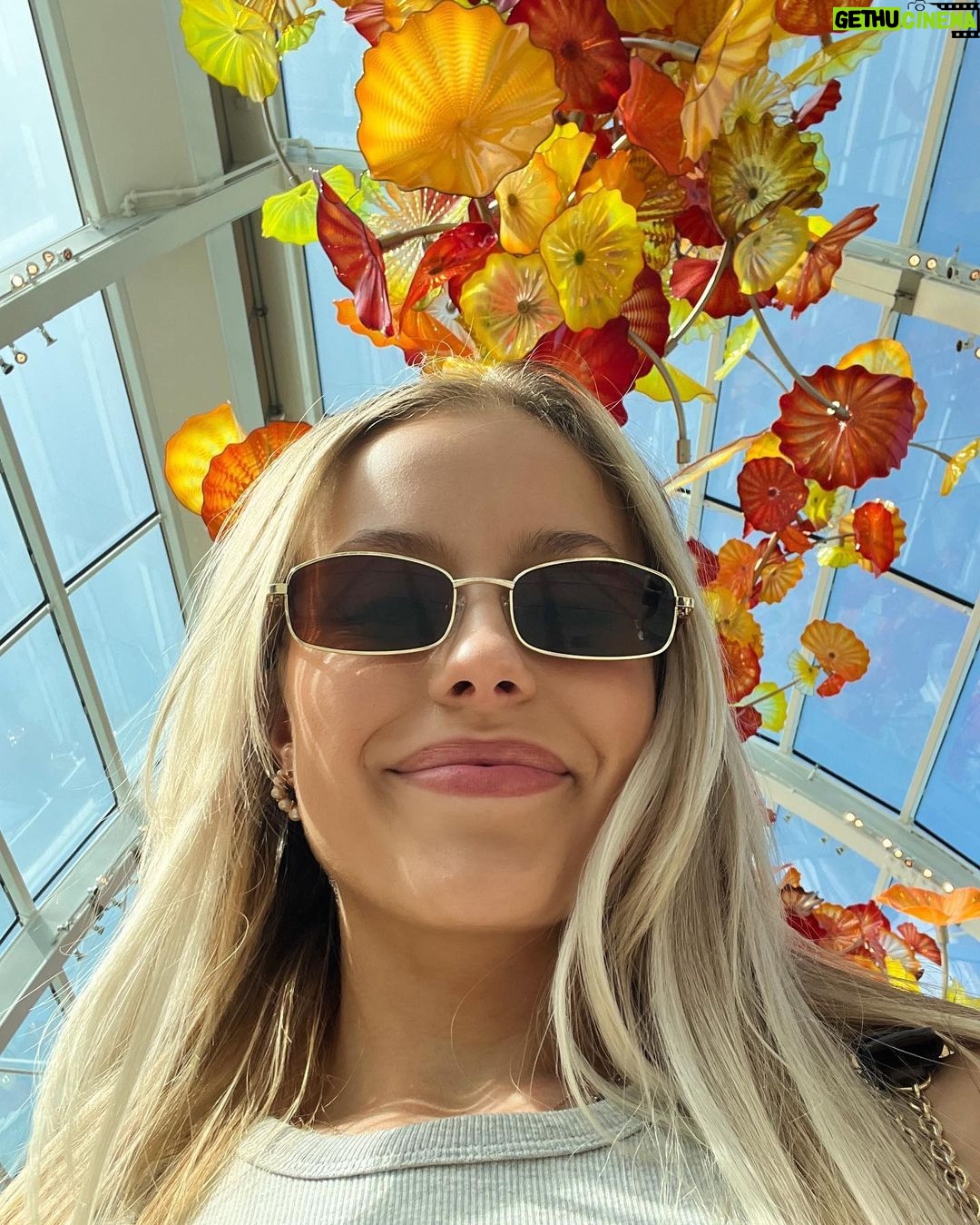 Jessica Lord Instagram - bringing the sunshine to Seattle Seattle, Washington