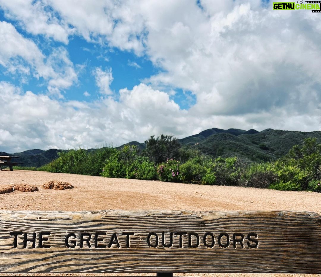 Jessica Lord Instagram - Good things come to those who hike 🧡 my #GoodThings are family time & self care. What are yours?! Please share with me on Merrell’s website at www.merrell.com/us/en/good-things x @merrell #MerrellCrew