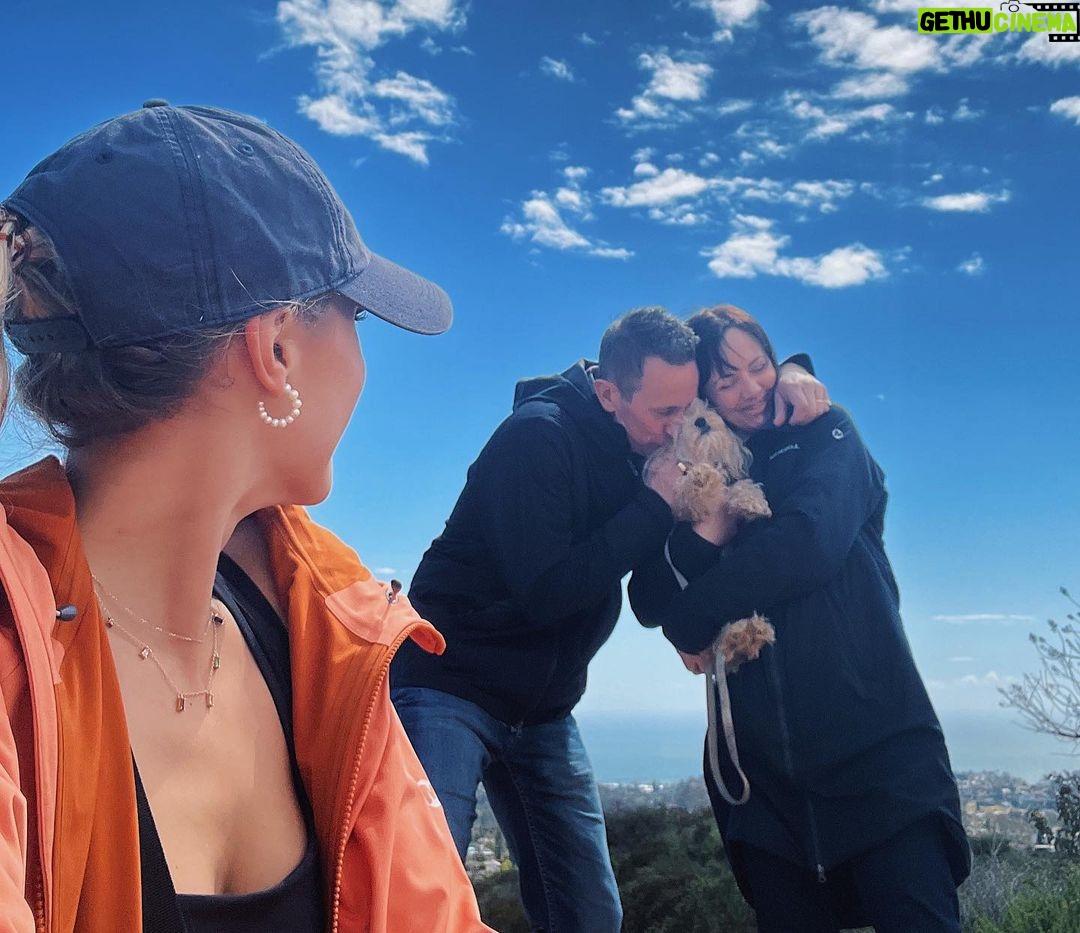 Jessica Lord Instagram - Good things come to those who hike 🧡 my #GoodThings are family time & self care. What are yours?! Please share with me on Merrell’s website at www.merrell.com/us/en/good-things x @merrell #MerrellCrew