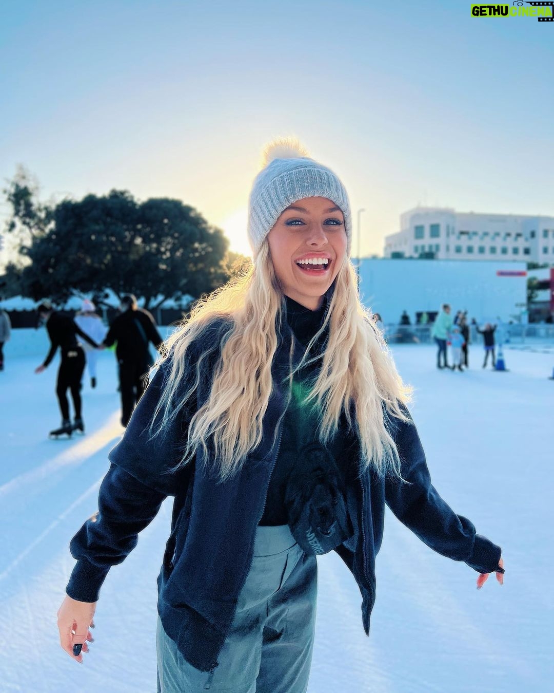 Jessica Lord - 29.9K Likes - have an ice day ❄️ @merrell