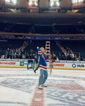 Jessica Lord Instagram - scored myself a pretty good one 🏒
