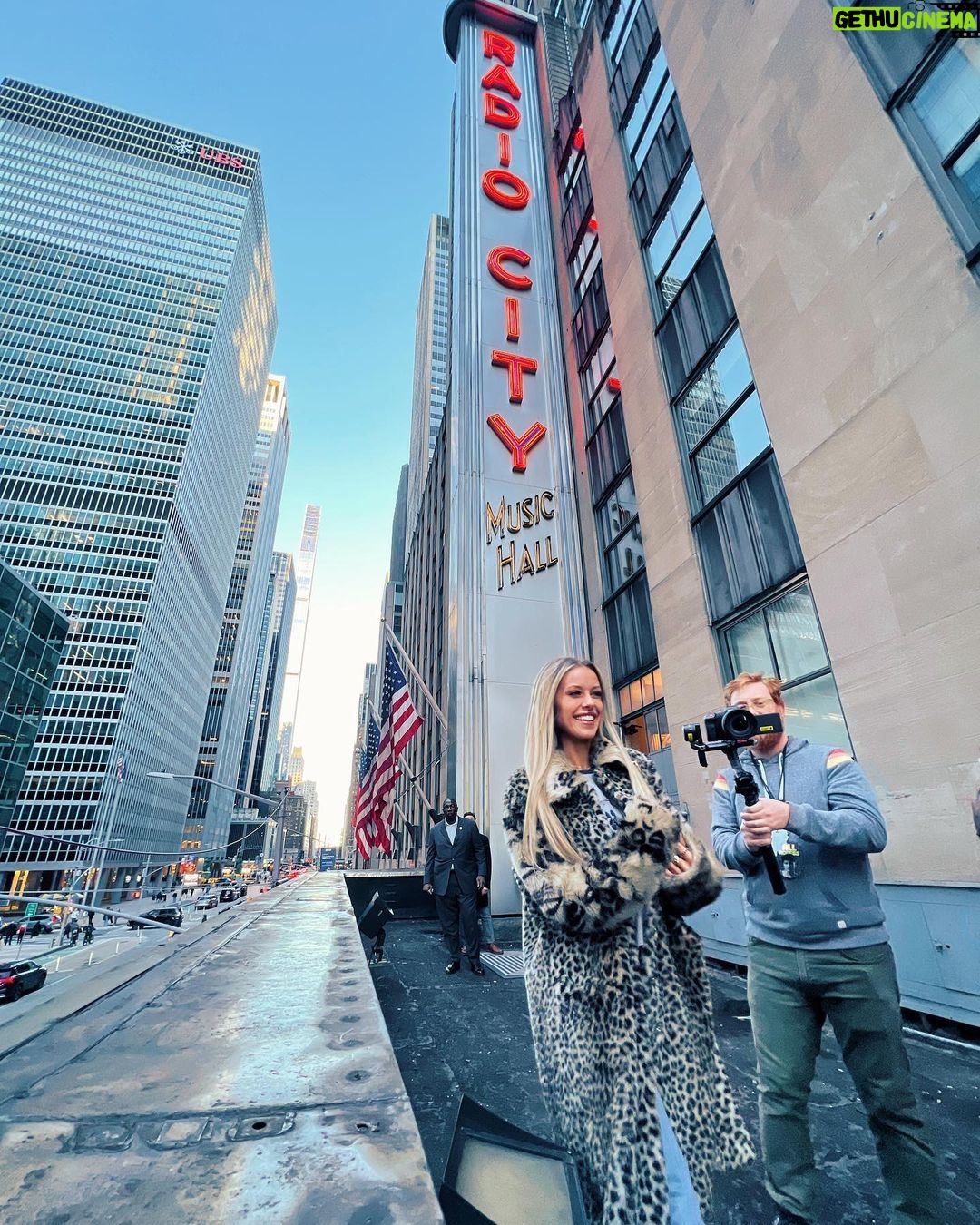 Jessica Lord Instagram - ππΌππΌππΌ Radio City Music Hall , New York