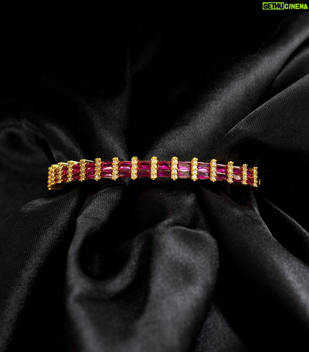 Jessica Lord Instagram - Introducing the JOCELYN. Perfect for the holidays, our cherry wine red stone bangle, with its bold hue and 18k gold plating, is a declaration of strength and passion. It’s a piece that resonates with the fire within every woman. Pair with our matching CEILIDH ring for the ultimate celebration of passion, sensuality, and the wild nature of a fiery spirit. These pieces complement each other flawlessly or serve as individual statement pieces, adding a touch of vibrant color to spice up your life. Don’t miss out on the captivating Jocelyn and Ceilidh pieces, waiting for you at Bizouxx.com 🖤