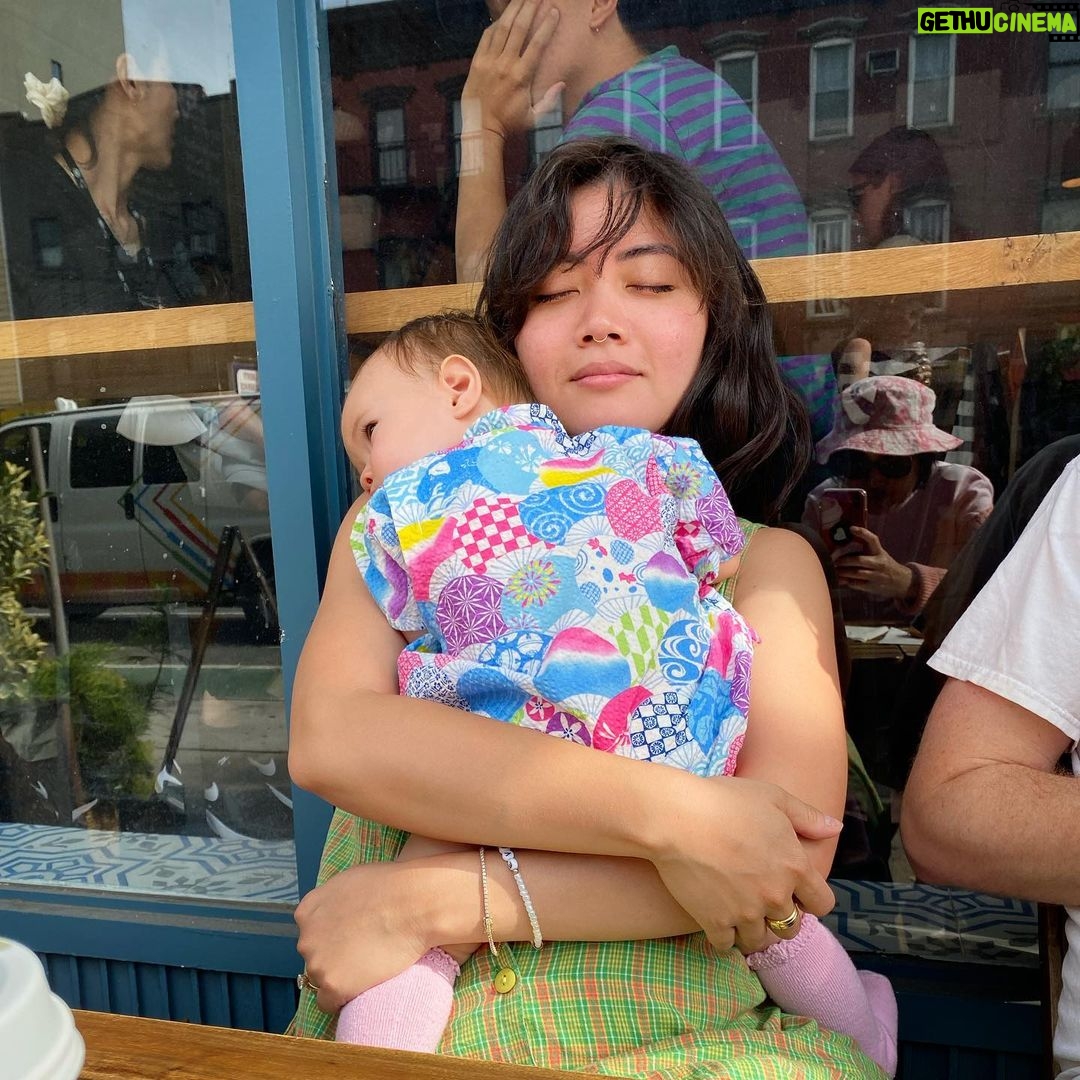Jessica Lu Instagram - ok fine ill keep her 🥹🥰 Two upper molars came in about 3 weeks ago. I had to sleep in the crib with her. Now the lower ones are coming in. How many teeth do we reeeeally need. lol @ my photographer 👋🏼