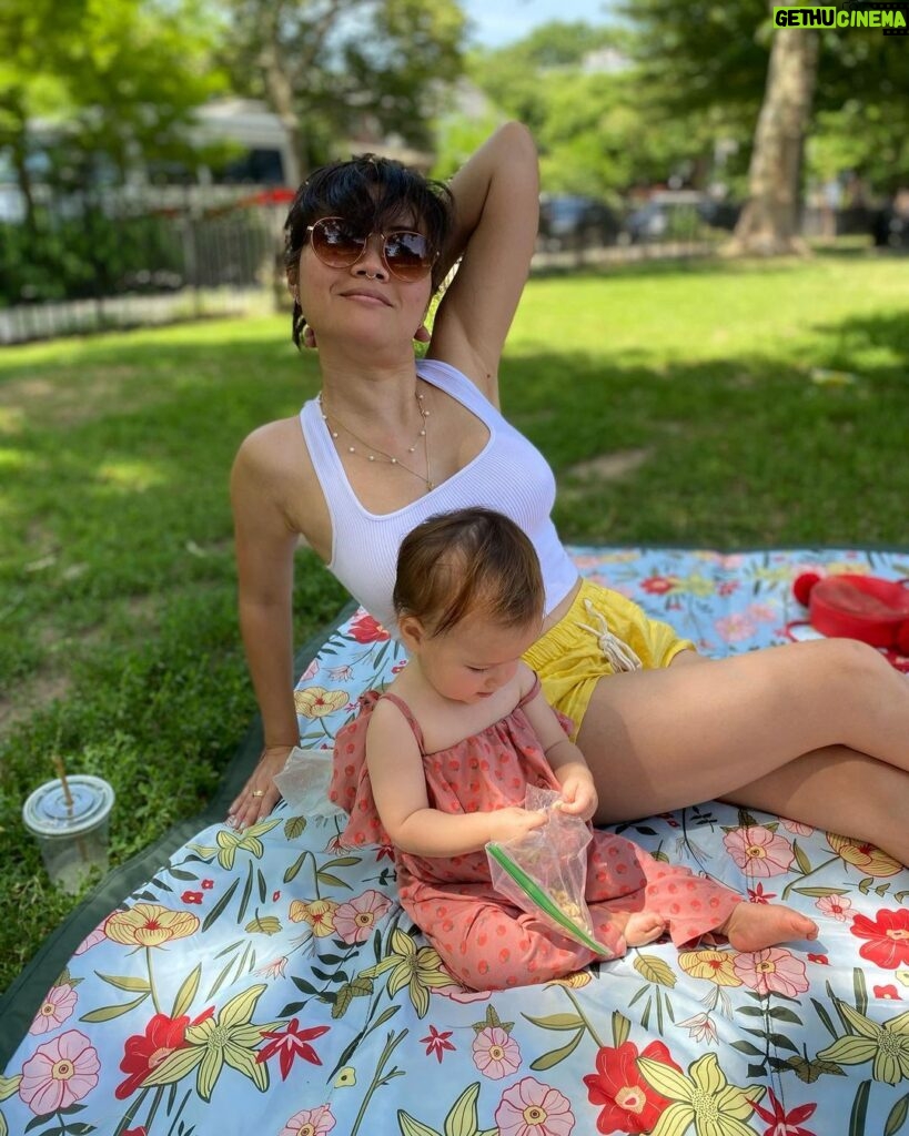 Jessica Lu Instagram - not a @lili_mamalu approved pic for her insta bc of my armpit mole that quadrupled in size during pregnancy, but very jLu approved bc I look hot no matter what lol