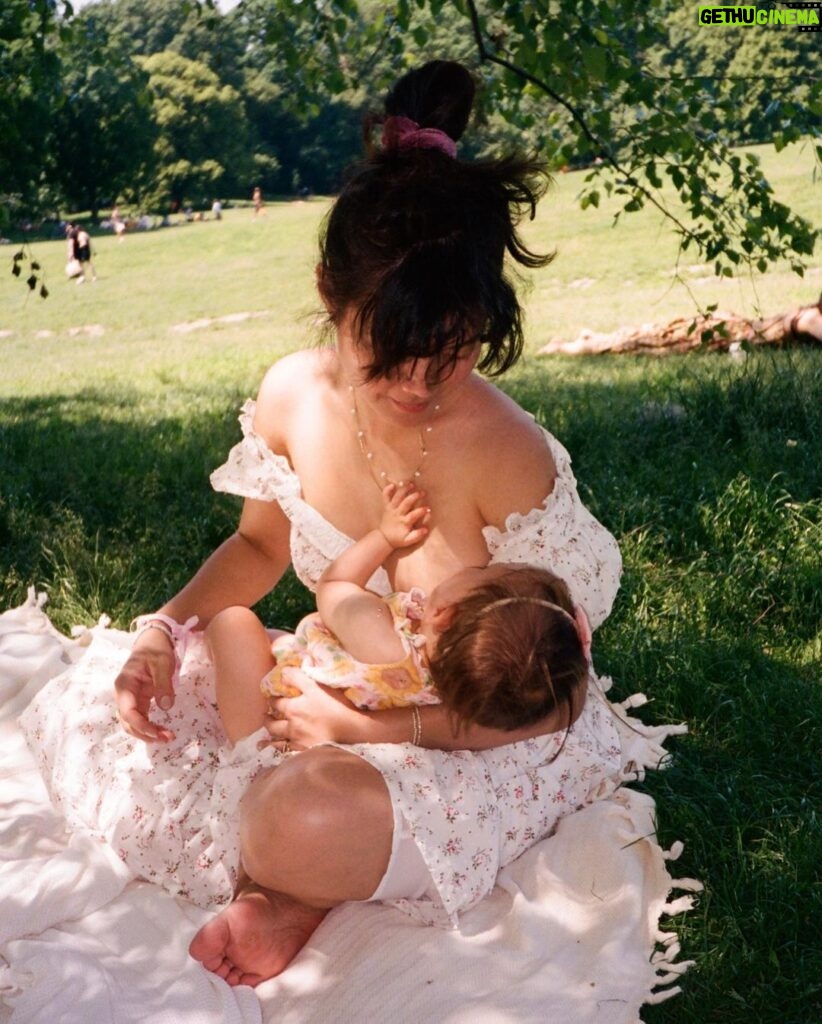Jessica Lu Instagram - Mothering my daughter while my mother smiles at us while we are all soaking up our collective mother’s warmth on a field of soft fresh grass under the shade and protection of a large magnificent tree… Why do some take this for granted, have they forgotten their mothers? Love to all. 💚🌎🌿