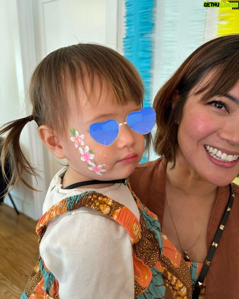 Jessica Lu Instagram - Baby Girl loves birthday parties. It’s been nine days and she’s still singing “happy to you happy to you Dune Poppy” around the house (cc: @rcole lol). I still can’t believe she sat still for that face paint. 😂 Matching mommy n me outfits til she has me committed. 💁🏻‍♀️