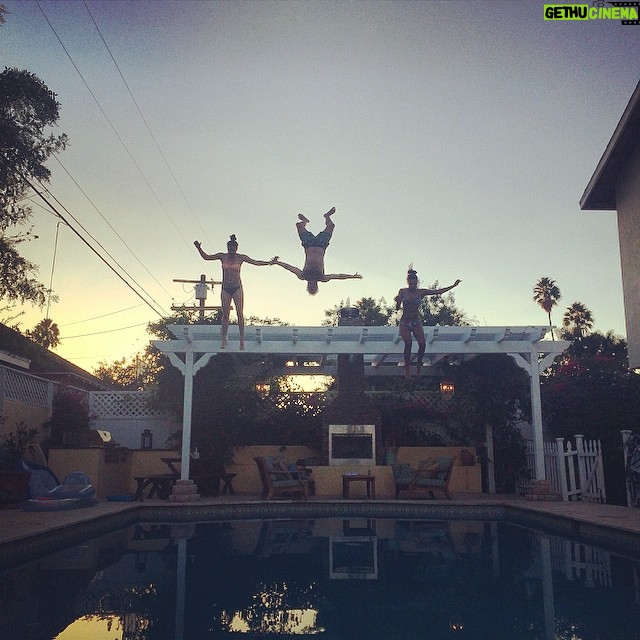 Jessica Lucas Instagram - 1,2,3.... JUMP!!!! @hiryanhansen @ashleydagostini