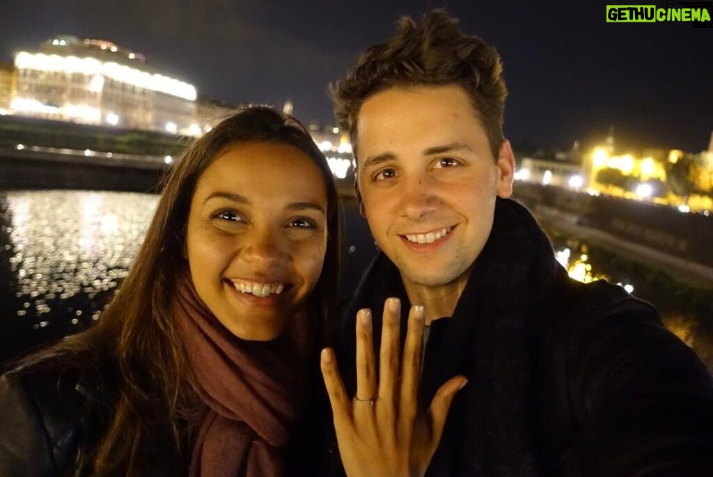 Jessica Lucas Instagram - Feeling like the luckiest girl in the whole world! Can't wait to spend my life with this man. Love you @alexjermasek ❤️️😘💍 Ponte Amerigo Vespucci