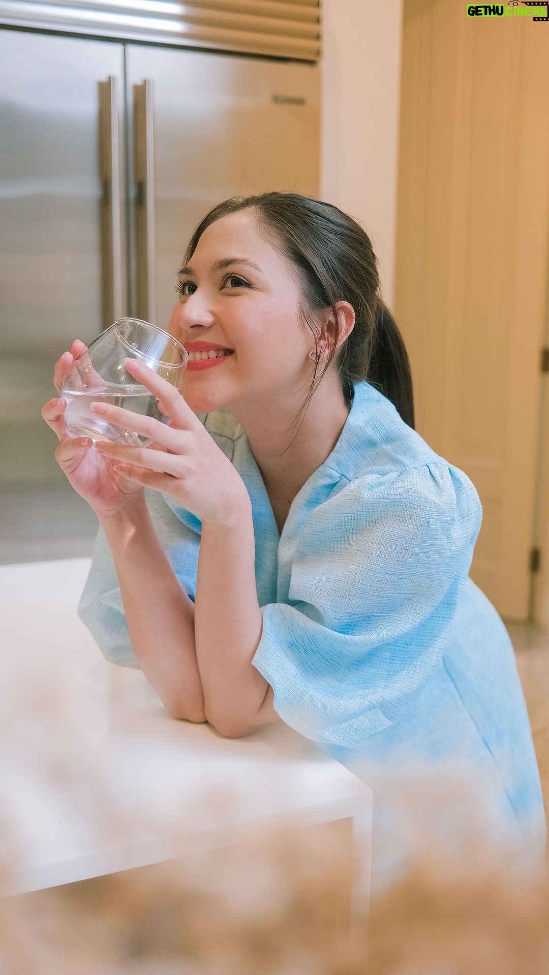 Jessica Mila Instagram - Memasuki trimester ketiga ini, kesehatan harus lebih dijaga lagi. Supaya aktivitas tetap lancar dan badan tetap fit. Selain asupan gizi, asupan mineral juga harus tercukupi. Untungnya ada Le Minerale yg mengandung mineral berkualitas dan rasanya seger banget. Cocok banget untuk kita para bumil yang harus banyak minum mineral. Yuk, tetap semangat dan minum Le Minerale secara rutin yaš¤ #GalonLemin #Leminerale #GalonBebasBPA #GalonLeMinerale