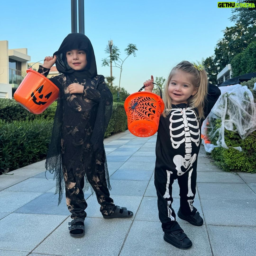 Jessica Thivenin Instagram - H 👻 L L 🎃W E E N “2023” Dubai, United Arab Emirates