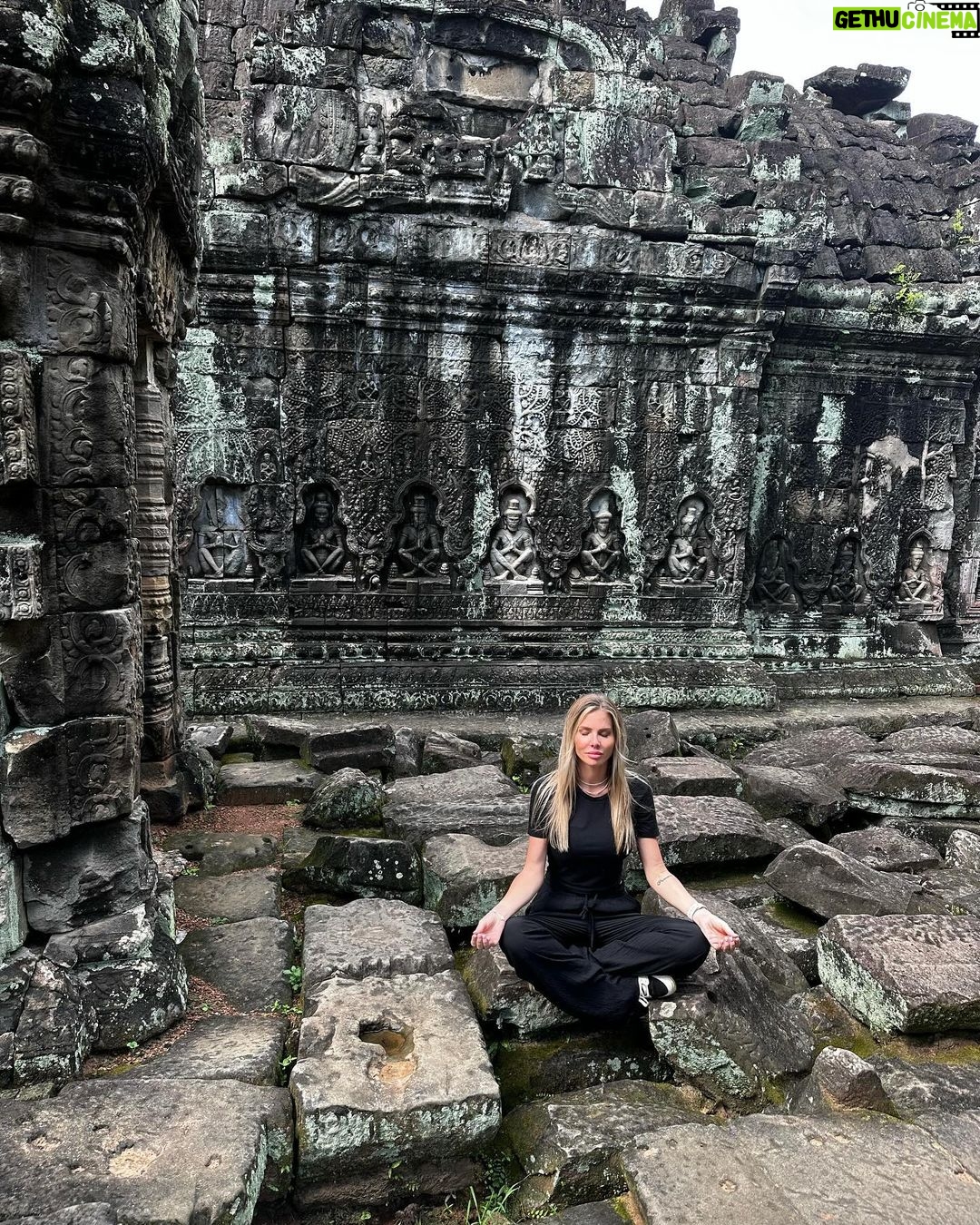 Jessica Thivenin Instagram - C A M B O D G E 🇰🇠Siem Reap, Cambodia