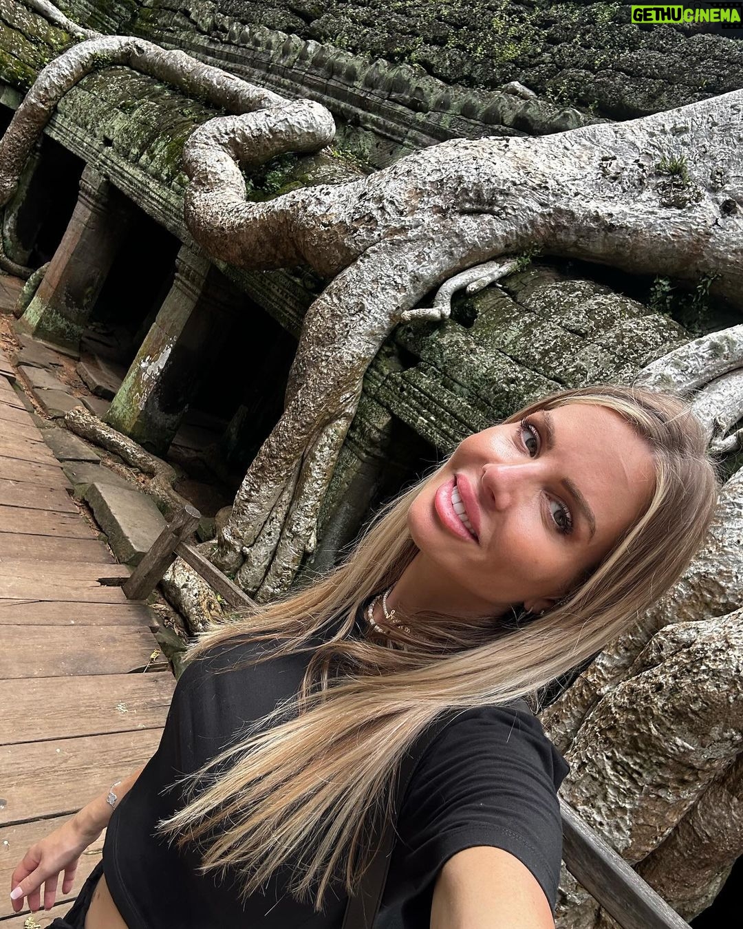 Jessica Thivenin Instagram - C A M B O D G E 🇰🇠Siem Reap, Cambodia
