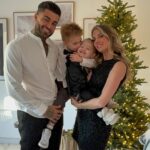 Jessica Thivenin Instagram - Nous vous souhaitons, un Joyeux Noël 🎄🎅🏼 En espérant que vous avez profité de vos proches. On vous embrasse fort! ♥️ La famille Garcia ✨
