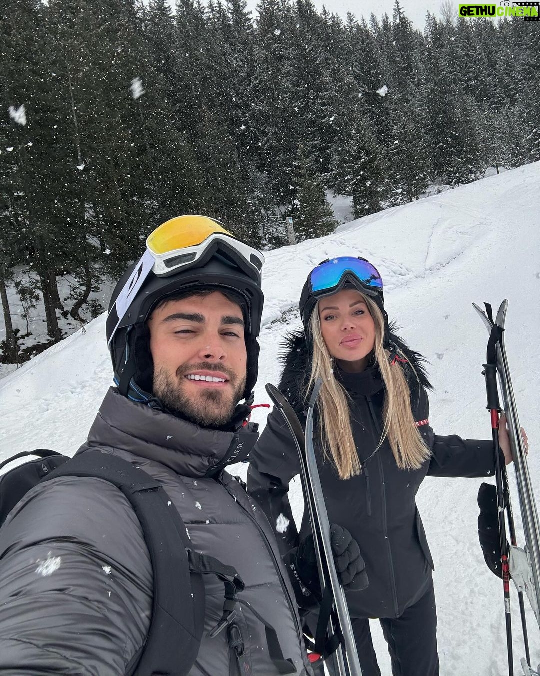 Jessica Thivenin Instagram - Petit séjour à Courchevel pour nos 5 ans de mariage ♥️❄️ @ecrinblanccourchevel Collaboration commerciale Ecrin Blanc Courchevel