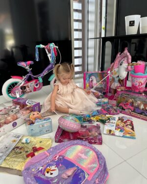 Jessica Thivenin Instagram - 2 ans aujourd’hui joyeux anniversaire à notre princesse Leewane 👑💕