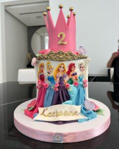 Jessica Thivenin Instagram - 2 ans aujourd’hui joyeux anniversaire à notre princesse Leewane 👑💕