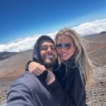 Jessica Thivenin Instagram - BIG ISLAND 🌋 Je suis tellement reconnaissante d'avoir pu faire le tour de plusieurs îles de l'archipel d'Hawaï, c'était un voyage extraordinaire Je suis triste malheureusement que notre voyage s'arrête ici à Big Island, sachant qu'il devait se poursuivre, à Maui, mais la nature en a décidé autrement. je suis de tout cœur avec Maui et j'espère que cette île, qui a été ravagée par les flammes va se relever encore plus fort 💛✨ Big Island Hawaii