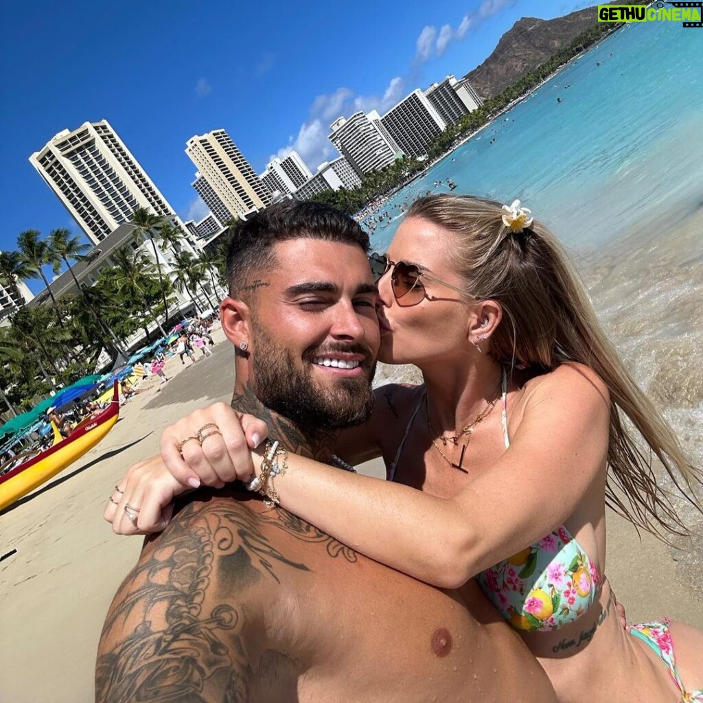 Jessica Thivenin Instagram - H A W A Ï 🌺 Oahu• Oahu Island, Hawaii
