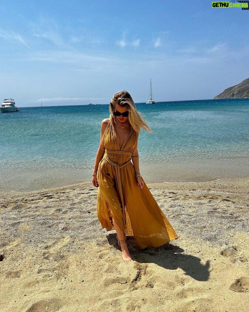 Jessica Thivenin Instagram - M Y K 🧿 N O S Mykonos, Greece