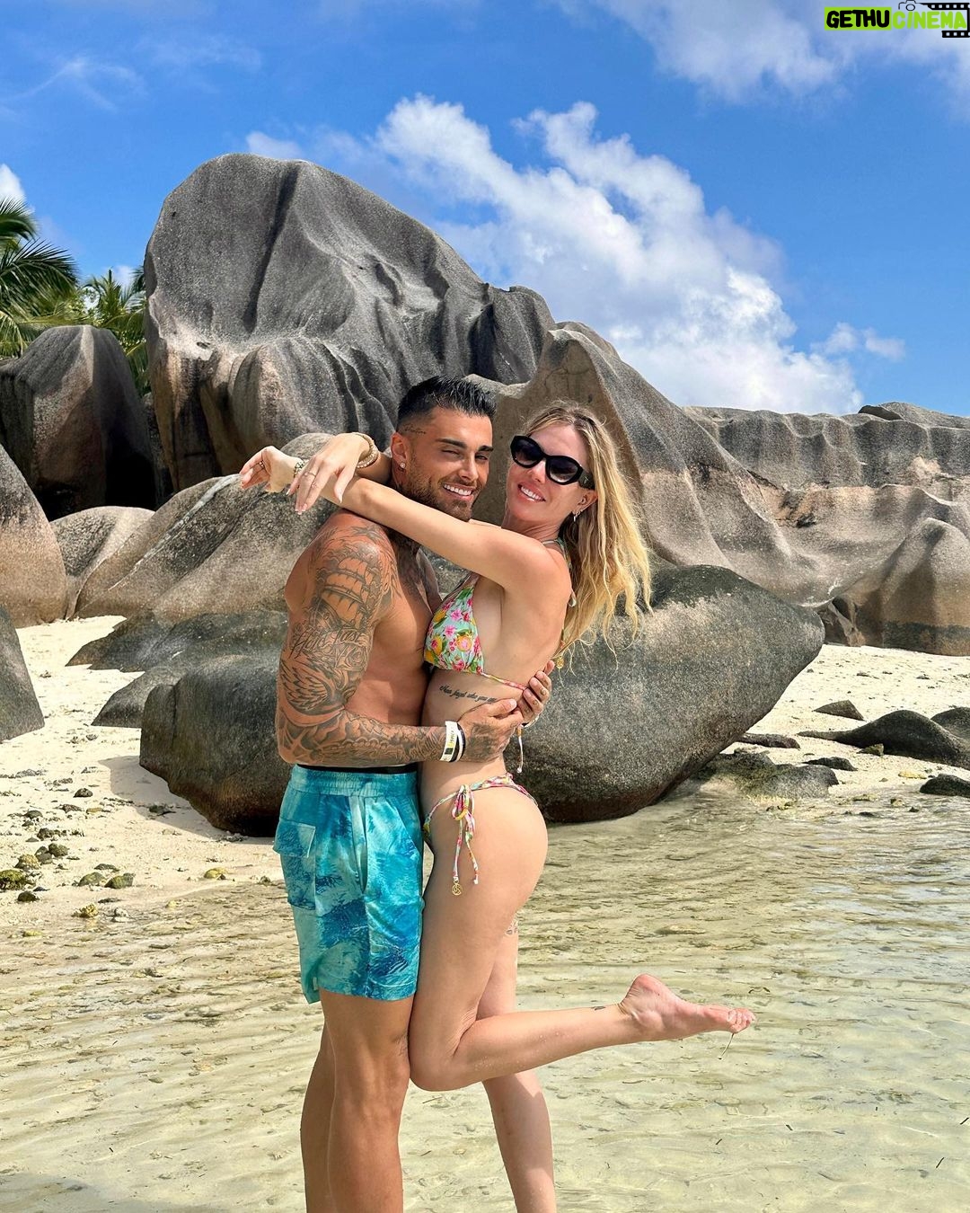 Jessica Thivenin Instagram - Seychelles 🇸🇨♥️