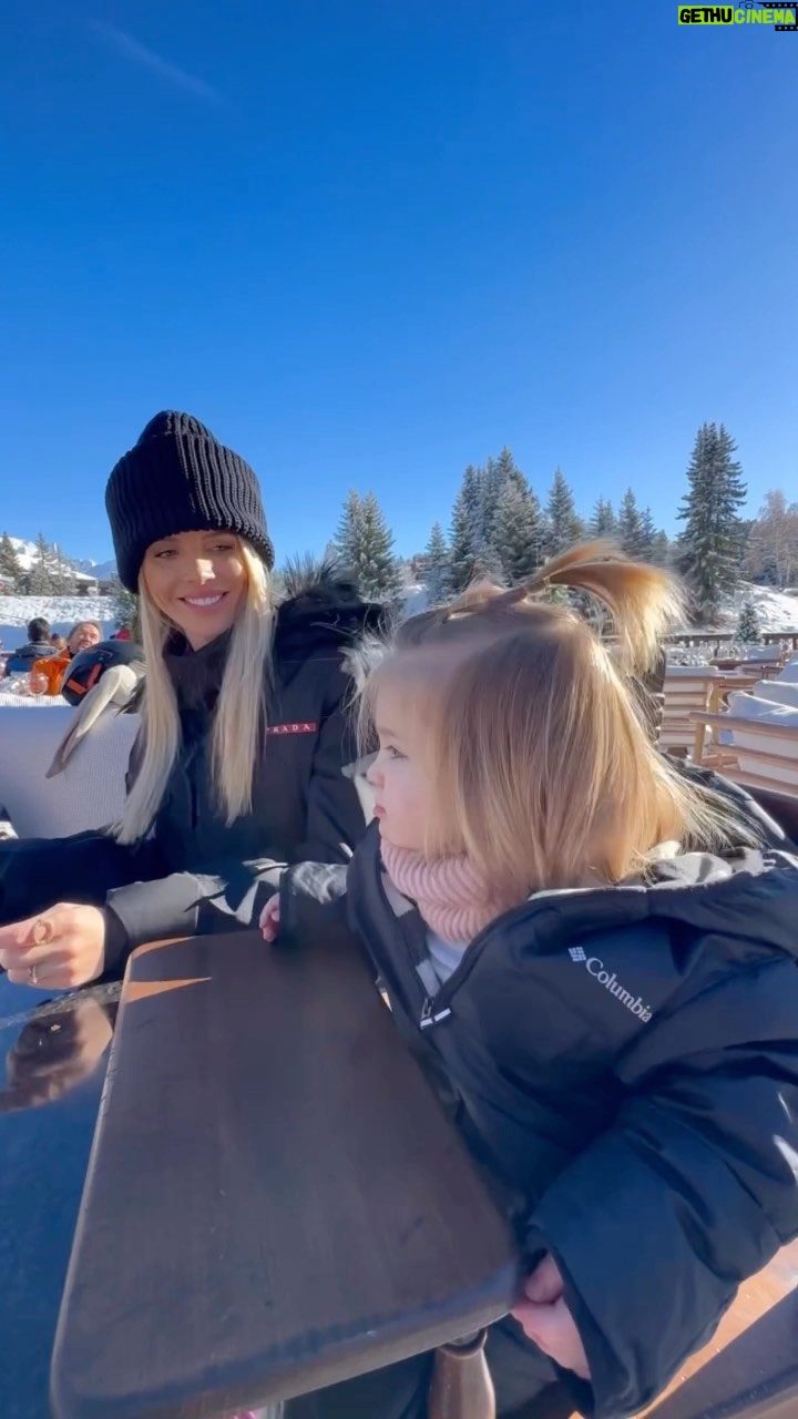 Jessica Thivenin Instagram - Courchevel 2022 vibe 🤣