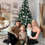 Jessica Thivenin Instagram - Bon réveillon à tous ! Profitez de vos familles et de vos proches ♥️ on vous aime ! La famille Garcia .