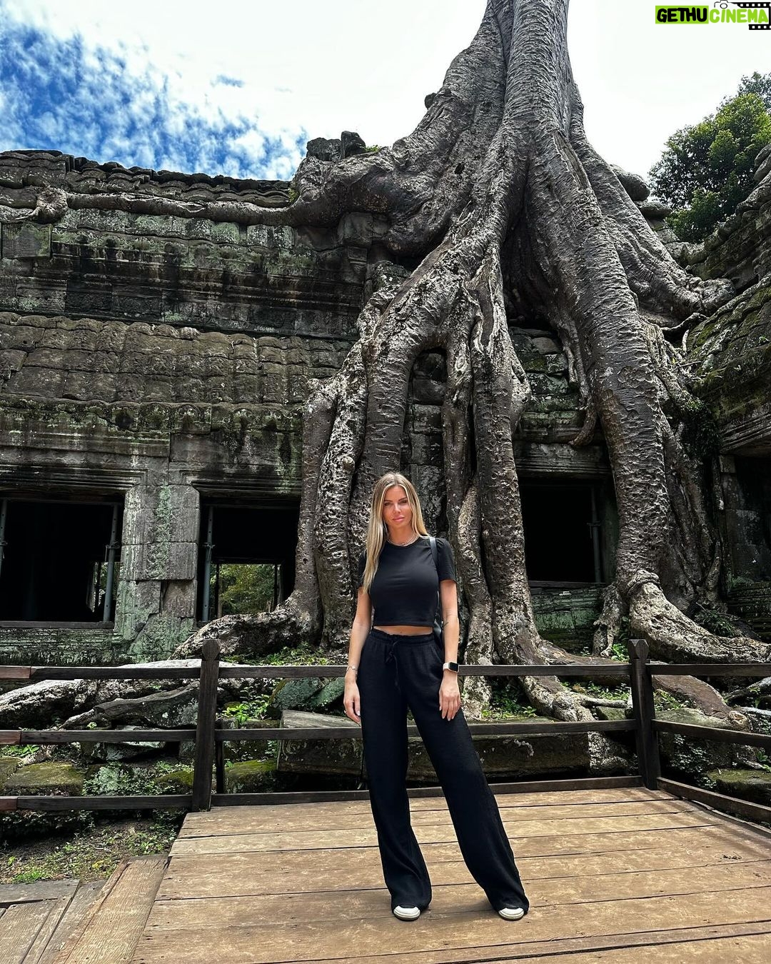 Jessica Thivenin Instagram - C A M B O D G E 🇰🇭 Siem Reap, Cambodia