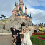 Jessica Thivenin Instagram - Notre petit séjour en famille, dans le monde féerique et merveilleux de Disneyland, quel bonheur indescriptible ♥️