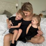 Jessica Thivenin Instagram - Amours de ma vie ♥️ #sponsorisé 🎄 Concours avec @aparanjan_paris🎄 On vous offre la possibilité de remporter 5 lots 🎁 2 calendriers de l’après d’une valeur de 298€ chacun 3 bons d’achats de 200€ pour vous faire plaisir ou faire plaisir à vos proches pour Noël Pour participer : 1/ like cette photo 2/ suivre @jessicathivenin @aparanjan_paris et @caroline.aparanjan 3/ invite 2 amis à participer en commentaire 5 gagnants 🍀🍀🍀🍀🍀 Tirage au sort dimanche 11/12/2022 à 21h00, le résultat sera annoncé en story par @aparanjan_paris Et celles qui le souhaitent, vous avez toujours -20% sur le site avec mon code JT20 ❤️ @shaunaevents