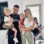 Jessica Thivenin Instagram - Voilà on y est aujourd’hui c’était la première rentrée à la nursery pour Leewane. Comme pour Maylone c’était un moment émotion … ça fait vraiment bizarre de voir nos deux bébés grandir, mais on est si fiers d’eux! ✨♥️🙏🏻