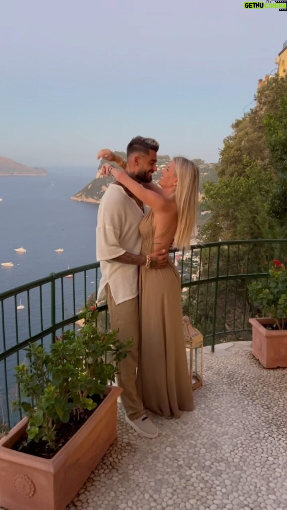 Jessica Thivenin Instagram - Love in Capri 🇮🇹