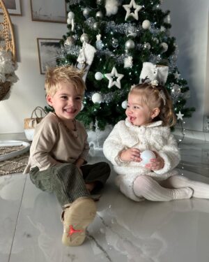 Jessica Thivenin Instagram - Bon réveillon à tous ! Profitez de vos familles et de vos proches ♥️ on vous aime ! La famille Garcia .