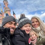 Jessica Thivenin Instagram - Notre petit séjour en famille, dans le monde féerique et merveilleux de Disneyland, quel bonheur indescriptible ♥️
