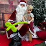 Jessica Thivenin Instagram - Aujourd’hui c’était la journée de Noël a la nursery🎅🏼🎄 , la première pour Leewane, on c’est régalé. Maylone a demandé au papa Noël ce qu’il voulait, et devinez ce que c’est ! 😂