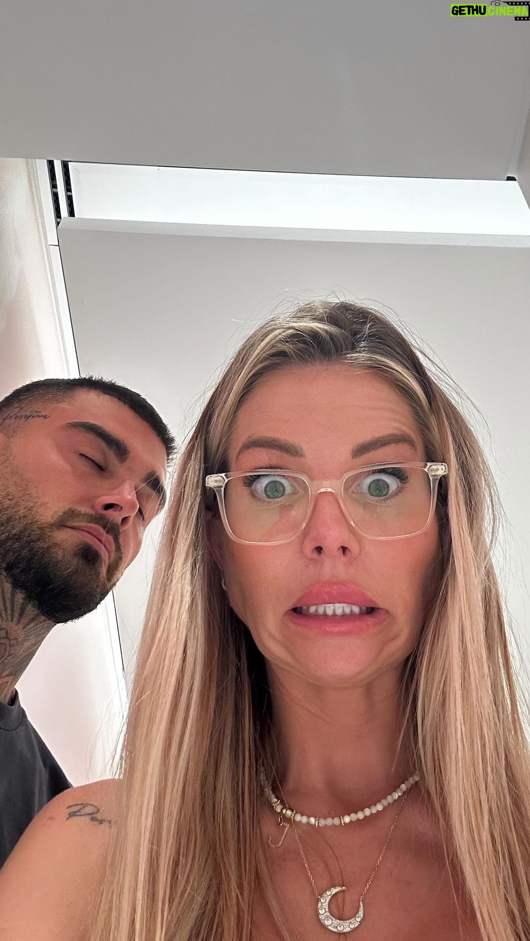 Jessica Thivenin Instagram - Et vous l’auriez annoncé comment ? 🤣🙏🏻🏎️