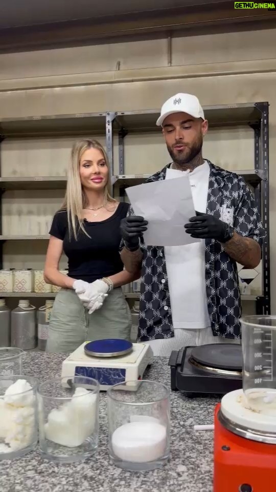 Jessica Thivenin Instagram - On vous dit tout sur BIANOCHY 👉 La vidéo complète sur YouTube Pour vous remercier de nous suivre dans nos projets, on a décidé de vous faire gagner 1 bougie 😍 ❌ Concours terminé ❌ Félicitations à @jodiecorrette 🥳 merci à tous pour vos participations 🙏❤️ A GAGNER 🎁 1 bougie parfumée fleur de cerisier 🌸 Conditions de participation au concours : ✅ être abonné à notre compte @bianochy ✅ Inviter un(e) ami(e) en commentaire pour participer ✅ Repartager le concours en story Le gagnant sera contacté directement en MP. Fin des participations le 02/10/23 à 18h. Bonne chance 🍀