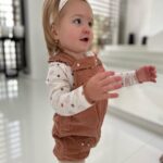 Jessica Thivenin Instagram - Mes petits chats ils me manquent trop ♥️ #sponsorisé Aujourd'hui commence l’opération "LES JOURNÉES SERGENT MAJOR" effective du 26 octobre 2022 au 6 novembre 2022 avec une réduction exceptionnelle allant jusqu'à -40% sur une sélection de pièces de la nouvelle collection incluant également une sélection de vestes et manteaux + l'univers nuit 🛑 -10% de réduction supplémentaire avec le CODE PROMO: JESSICATHI10 cumulables avec les réductions JSM en cours sur le site ! ⚠️ A noter : Code valable jusqu'au 31/03/23 sur le site web ET EN BOUTIQUE. pour la France + Luxembourg + Belgique Code : JESSICATHI10 @sergent_major_officiel