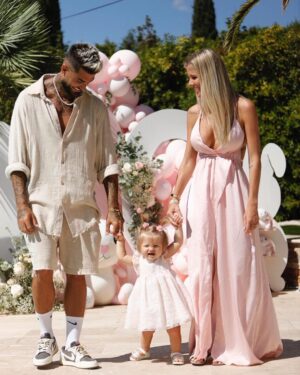 Jessica Thivenin Instagram - Joyeux anniversaire ma princesse pour tes 1 an et merci à tous les invités 💗 journée mémorable 💗 
Merci du fond du cœur à tous les prestataires qui on fait de cette journée un rêve 💗 
@yoursmilevents 
📸 @fannie_gortazar