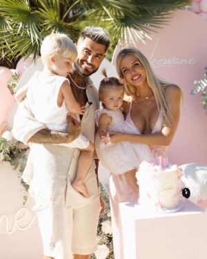 Jessica Thivenin Instagram - Joyeux anniversaire ma princesse pour tes 1 an et merci à tous les invités 💗 journée mémorable 💗 
Merci du fond du cœur à tous les prestataires qui on fait de cette journée un rêve 💗 
@yoursmilevents 
📸 @fannie_gortazar