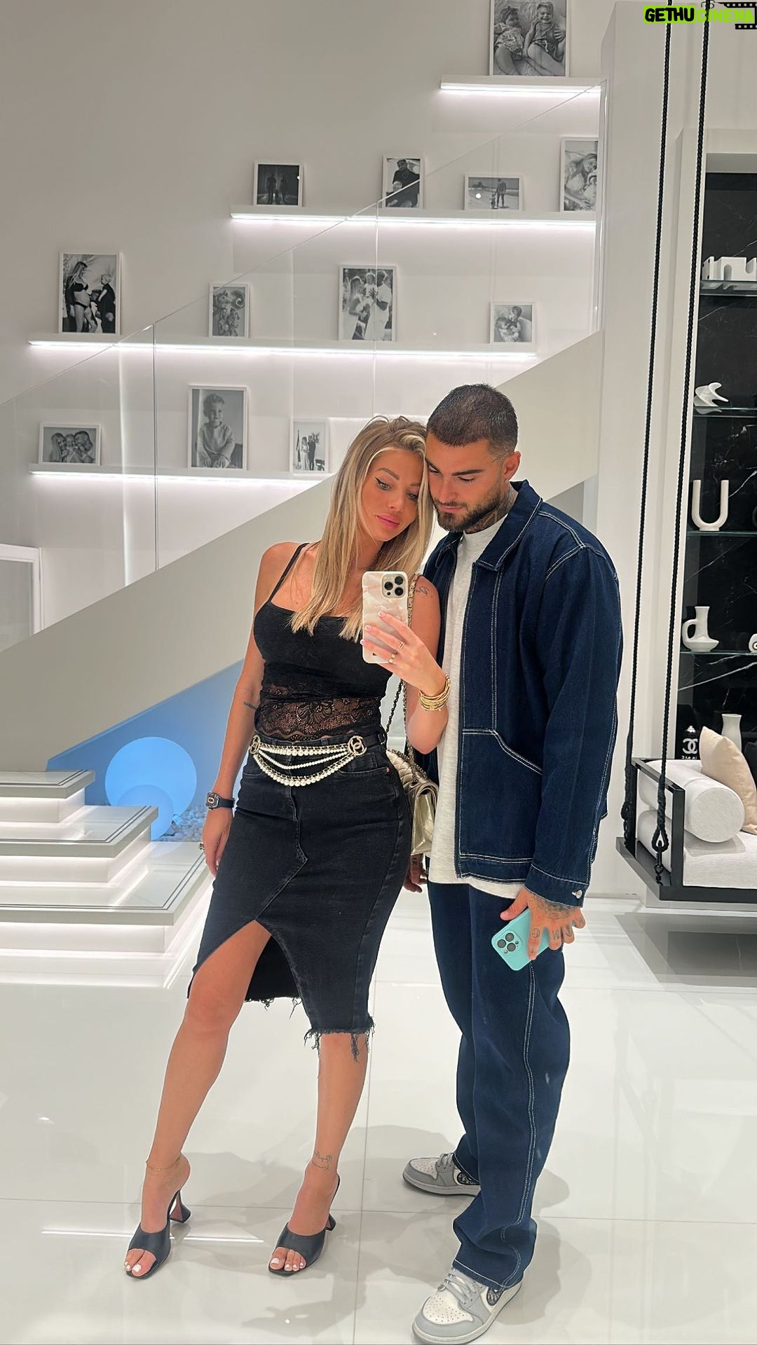 Jessica Thivenin Instagram - On est vraiment éclatés au sol ! 🙄