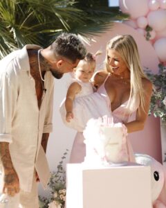 Jessica Thivenin Instagram - Joyeux anniversaire ma princesse pour tes 1 an et merci à tous les invités 💗 journée mémorable 💗 Merci du fond du cœur à tous les prestataires qui on fait de cette journée un rêve 💗 @yoursmilevents 📸 @fannie_gortazar